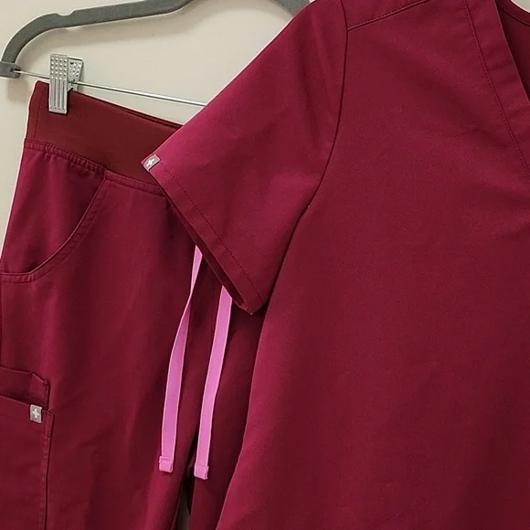 Figs Scrub Top -Small Casma 3 Pocket Maroon Nurse Hospital V-Neck w/ Pants-XS - Picture 9 of 15